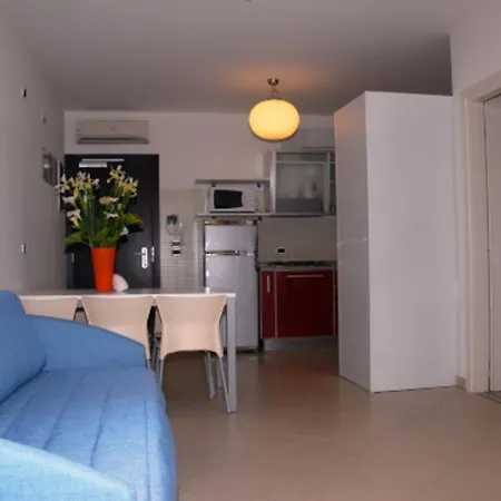 Welcoming Flat Next To The Sea For Up To 6 Guests Μπιμπιόνε