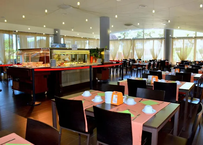 Apartment Welcoming Flat Next To The Sea For Up To 6 Guests *