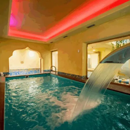 Refined Comfort Stay With Spa *