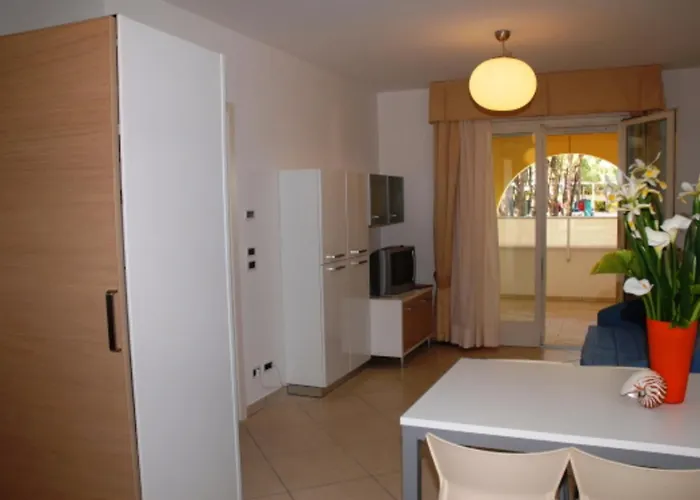 Apartment Welcoming Flat Next To The Sea For Up To 6 Guests *